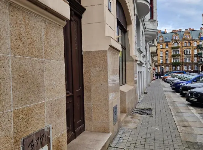 C M Park アパート *